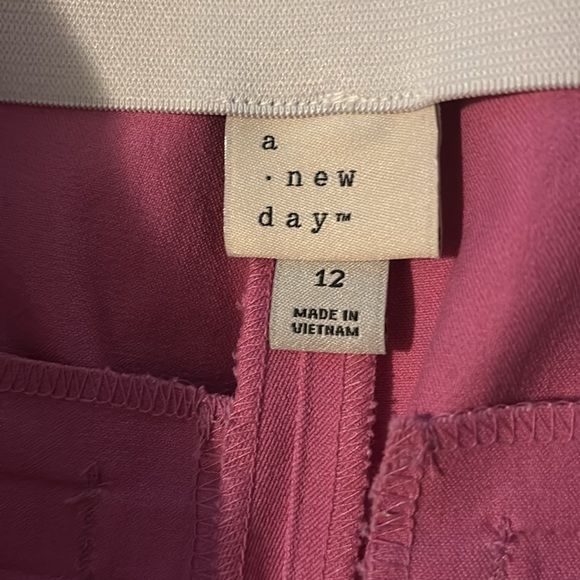 Pink pants - Picture 3 of 5